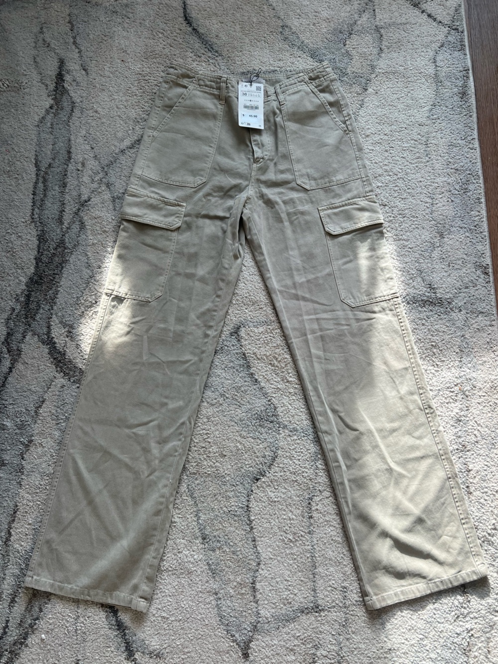 Zara Wide-Leg Cargo Pants in Light Beige